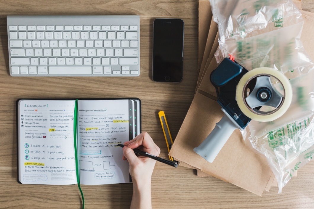 entrepreneurs-desk-from-above_4460x4460-389965-edited